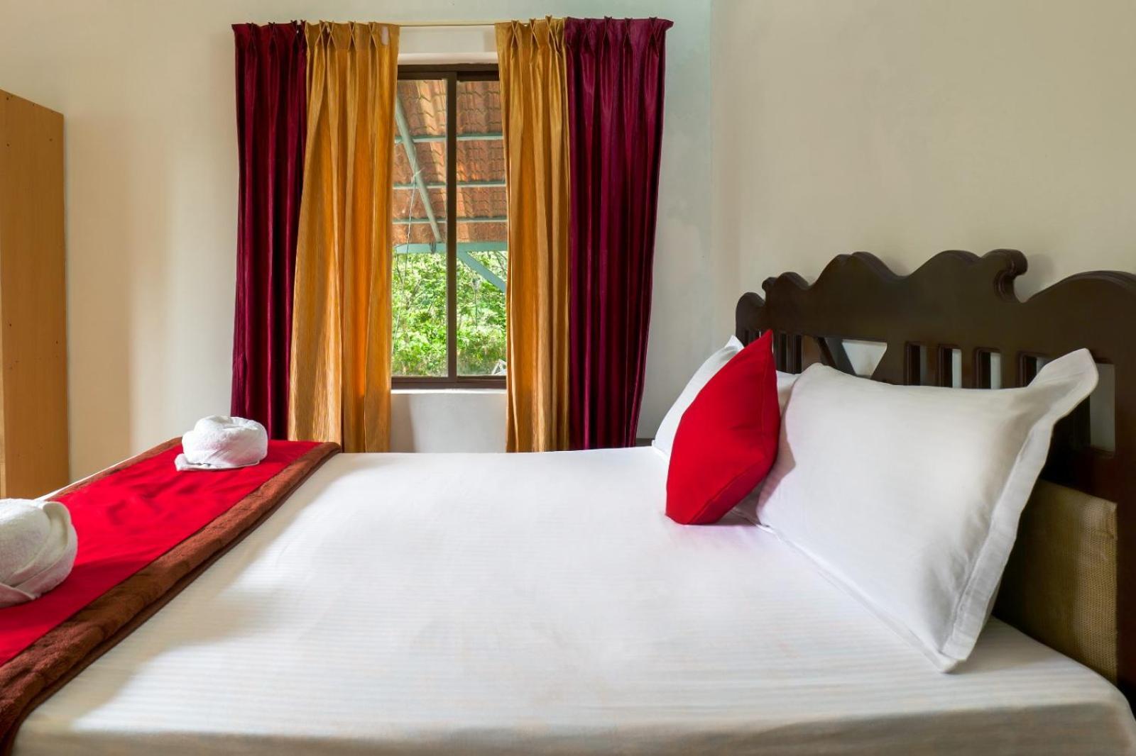 Wild Elephant Resort Kallar Vattiyar Exterior photo