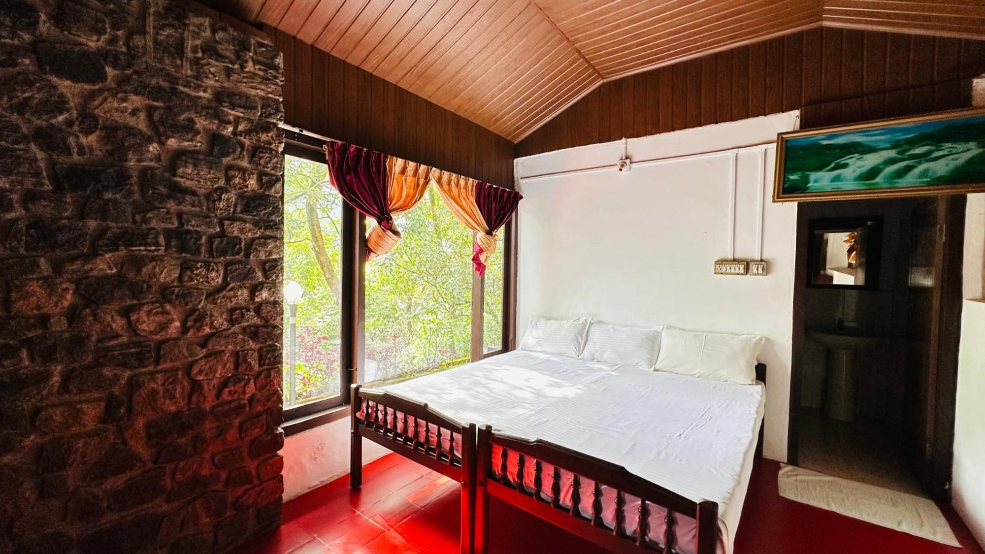 Wild Elephant Resort Kallar Vattiyar Exterior photo