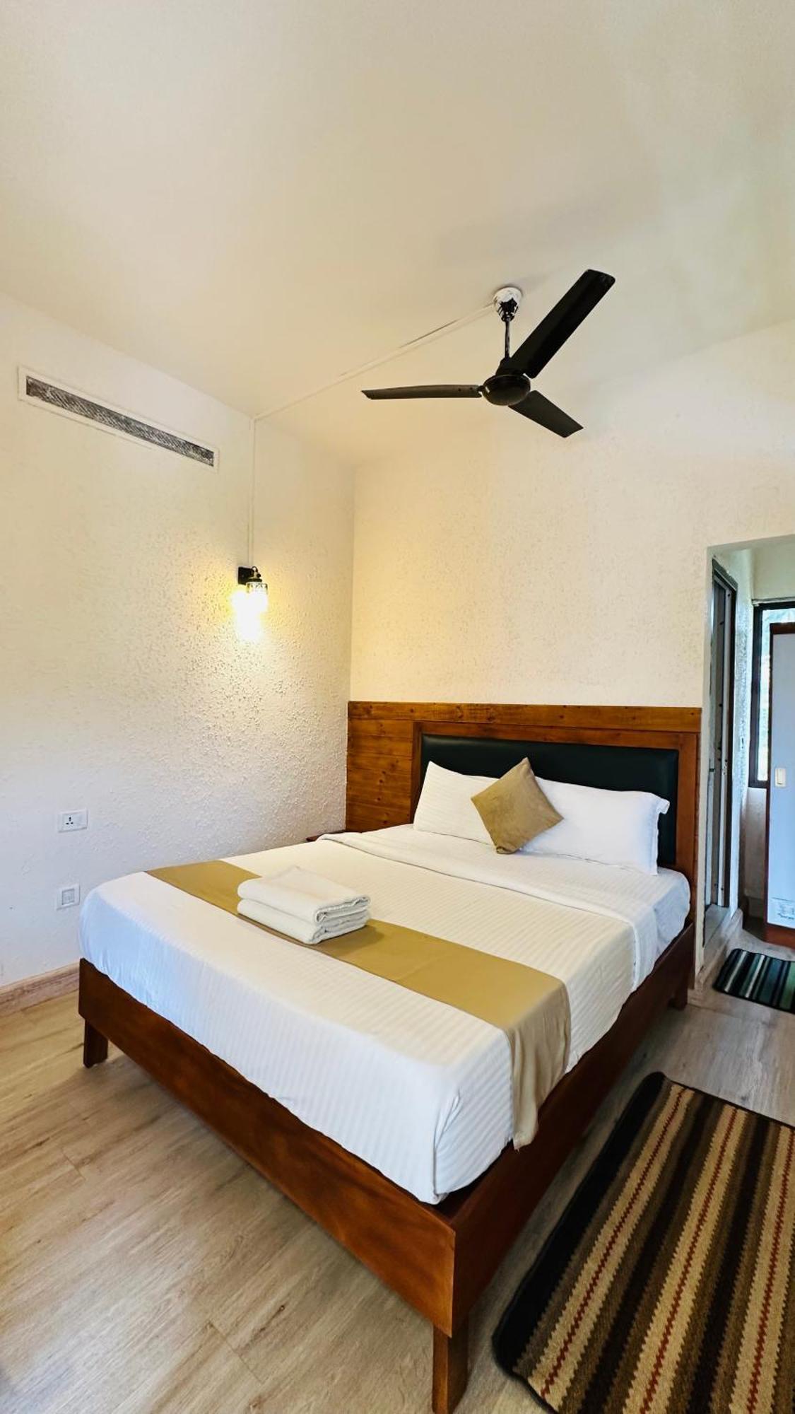 Wild Elephant Resort Kallar Vattiyar Exterior photo