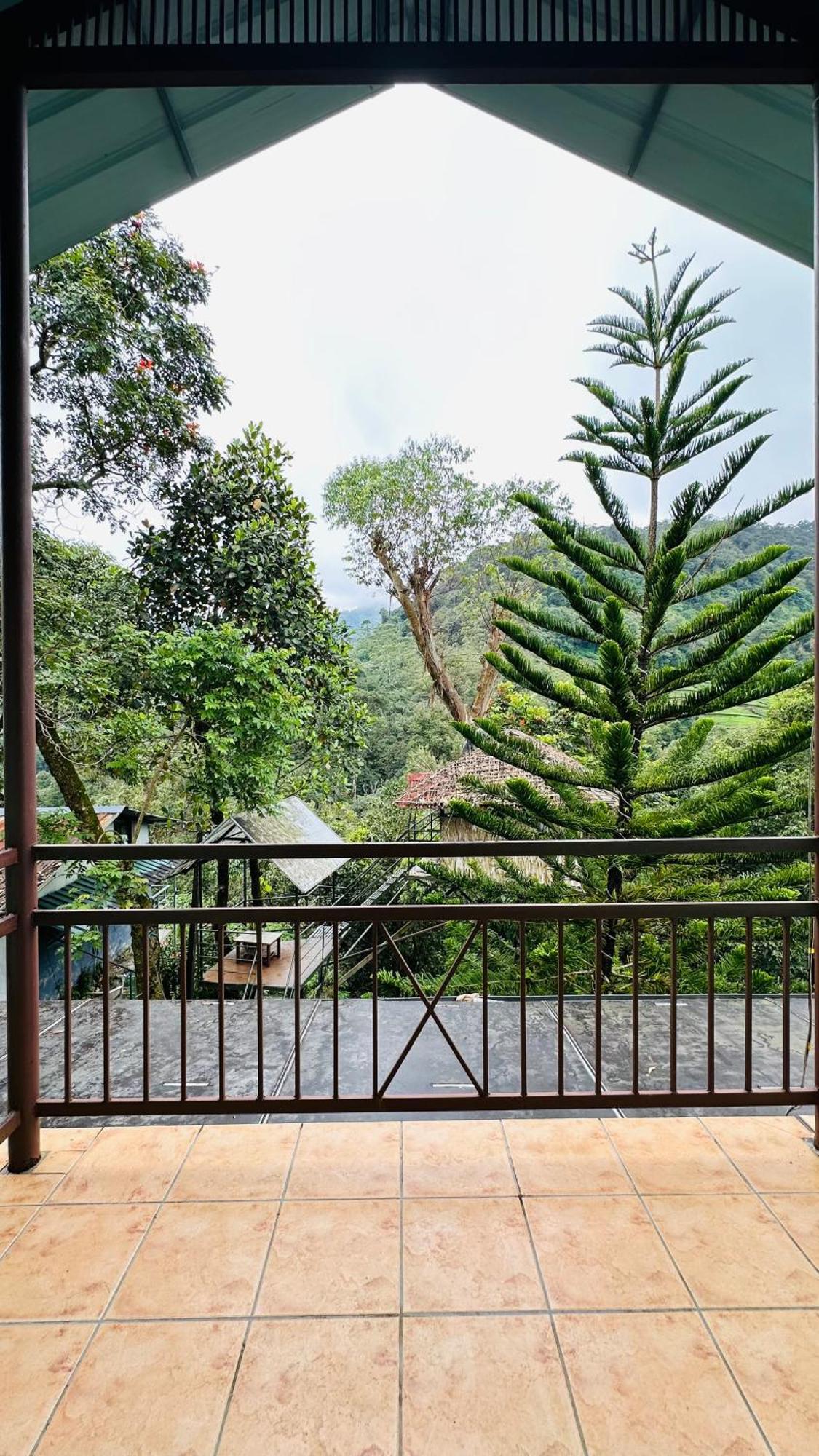 Wild Elephant Resort Kallar Vattiyar Exterior photo
